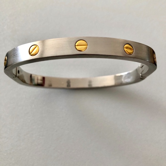 Jewelry - Bracelet with a Hinge Open & Close Silver & Gold